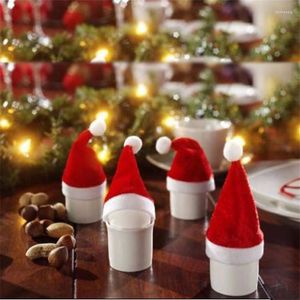 Décorations De Noël 10pcs / set Chapeau De Père Noël Rouge Tasse Mini Bouteilles Couverture Cadeau XMAS Décoration De La Maison Bouteille De Vin 8 6.5 Cm KO879415