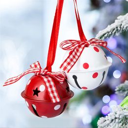 Decoraciones navideñas 12 PCS Decoración Artesanía Campanas Adornos Rojo Blanco Metal Estrellas 50 mm Merry Tree Decoración Año 2023 221123