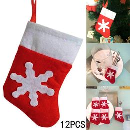 Kerstdecoraties 12 -st Mini Kousen Tafel Mes Lepel Fork Bag Sock Decoratie voor Home Xmas Party Hanging Ornament Kids cadeau 220912