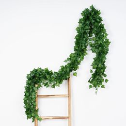 Décorations de Noël 12pcs 210cm soie verte artificielle suspendue feuilles de vigne plantes pour bricolage mariage jardin maison fête salle de bain décor 231018