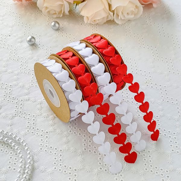 Décorations de Noël 15mm Rouge Blanc En Relief Amour Ruban Coeur De Pêche Dentelle Rouge Décoration De Fête De Mariage Emballage Cadeau Bricolage Artisanat Accessoires Faits À La Main