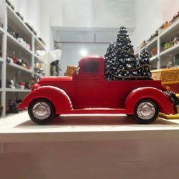 Decoraciones navideñas 1 pieza Vintage resina clásica camioneta roja con árbol granjas casa decoración rústica Navidad Adornos De Navidad Noel decoración del hogar 231024