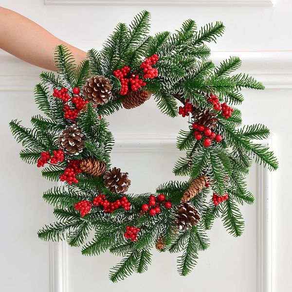 Décorations de Noël 2022 1pc Couronne de rotin Pine branches naturelles baies cônes pour fournitures de bricolage Décoration de la porte de la maison