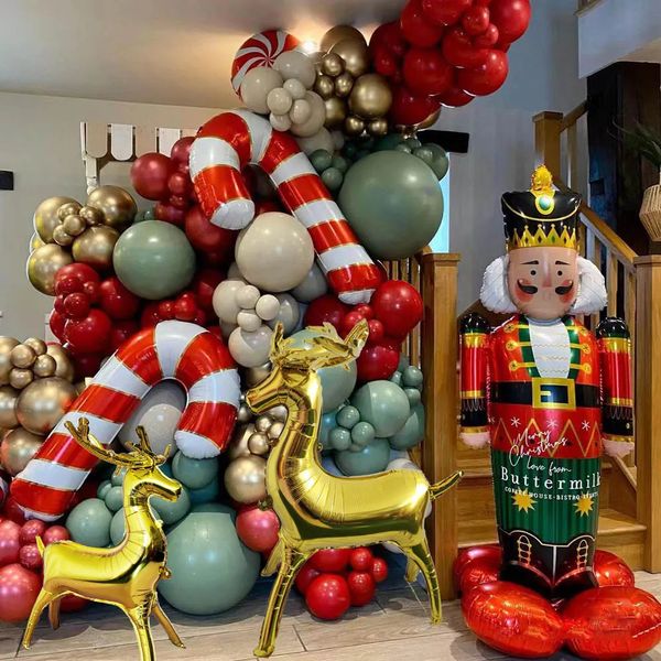 Décorations de Noël 2024 Ballons debout Père Noël Bonhomme de neige Elk Traîneau Cerf Ballons en aluminium Happy Year Party Globo 231027
