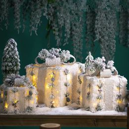 Decoraciones navideñas 3 4 piezas Set Decoración ahuecada Caja de regalo LED con luces de arco Arte del hierro Hogar Centro comercial al aire libre Suministros para fiestas 231027