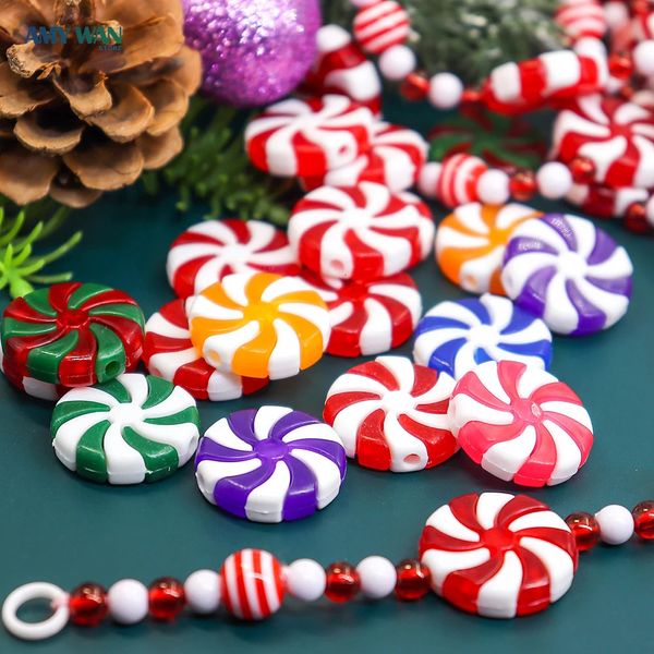 Décorations de Noël 50pcs ornements de bonbons de Noël en plastique coloré menthe poivrée décor suspendu pour la maison faux bonbons pendentifs d'arbre de Noël bricolage année 231116