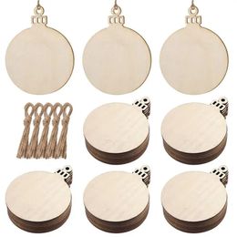 Décorations de Noël 50pcs pendentifs artisanaux en bois boule conçue étiquettes suspendues ornements en bois vierges inachevés avec corde de chanvre 231018