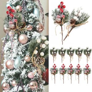 Décorations de Noël 5pcs Red Berry Fleur artificielle Pine Cone Branche Arbre Ornement Emballage cadeau Accueil DIY Couronne 231011