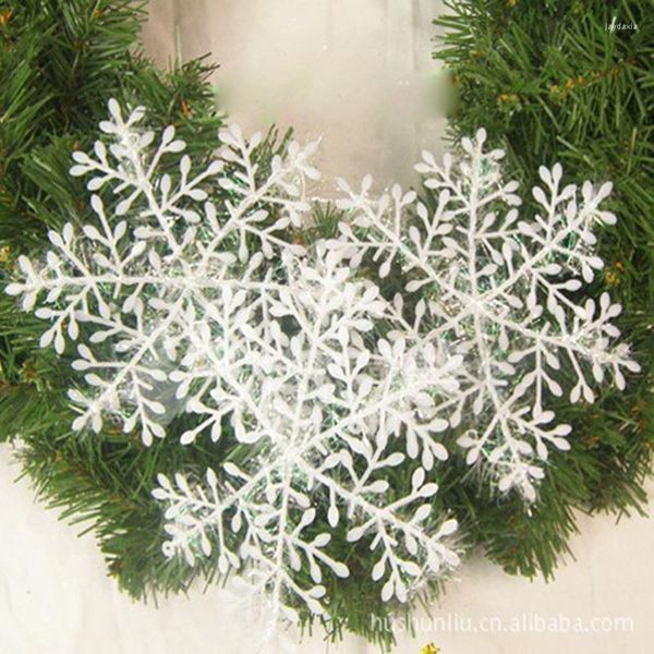 Décorations de Noël 6pcs Decoration d'arbre Flakes de neige 6 cm Plastique blanche Décor de neige artificielle Party