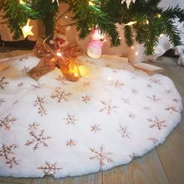 Decoraciones navideñas 78/90/122 cm Falda de árbol de Navidad Alfombra de piel sintética Copo de nieve Alfombra de felpa blanca para el hogar Árbol de Navidad Decoración del año Noel Delantal Adorno 231027