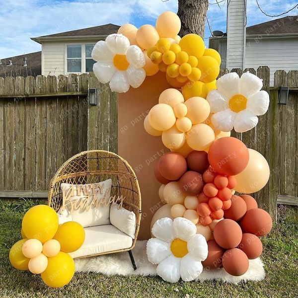 Décorations de Noël 88pcs Daisy Ballons Garland Arch Kit Rétro Café Blush Jaune Latex Globos Mariage Anniversaire Fête Décorations Enfants Baby Shower 221201