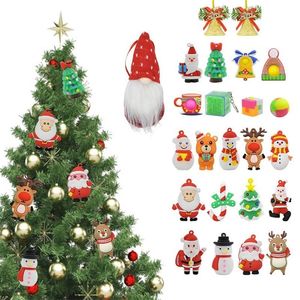 Decoraciones navideñas Calendario de Adviento de Navidad Conjunto de juguetes Adorable Colgante Muñeca de peluche Fidgets Caja de juguetes Sensorial Fidgets Fiesta de Navidad Regalo para niños 220921