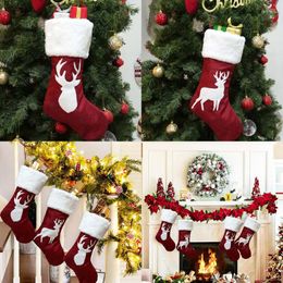 Adornos navideños, medias clásicas rojas y blancas, soporte de regalo, decoración colgante, adorno para vacaciones familiares, fiesta de Navidad
