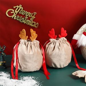 Décorations de Noël Tissu Sacs Cadeaux 10 Pcs Santa Sacs Cordon Velours Réutilisable Pour Goodies Bonbons Collations 220914