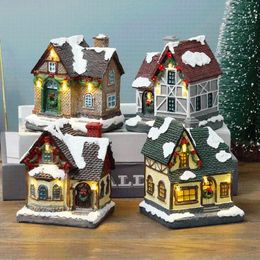 Décorations de Noël Décoration LED Lumineux Cabane Village Maison Bâtiment Résine Maison Affichage Fête Ornement Cadeau De Vacances Décor Orna228w