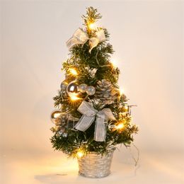 Décorations de Noël Desktop Arbre de Noël LED LED 40cm de Noël de nuit Mini Pine Trees Home Christmass Decoration année cadeau 220921