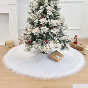 Décorations de Noël Différentes tailles Jupe d'arbre en peluche blanche Ornements de base Tapis en fausse fourrure douce pour la maison Décor de sol de Noël 231018 Dr Dhx8M