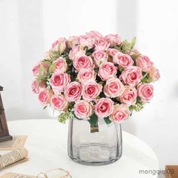 Décorations de Noël Têtes Fleurs artificielles Roses en soie Bouquet de fête de mariage de Noël Produits ménagers Vases pour la décoration de la maison