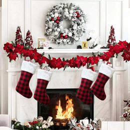 Decoraciones navideñas Decoración del hogar Regalo de Año Nuevo Bolsa de dulces de Navidad Rojo Negro Buffalo Plaid Stocking para niños Drop Delivery Garden Fe Dhovs