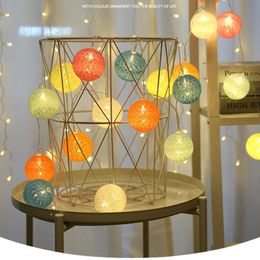 Kerstversiering LED-lantaarn Katoenen bal Macaron Lichtslinger Lamp Interieurverlichting Kleurrijk vakantiefeest 231019