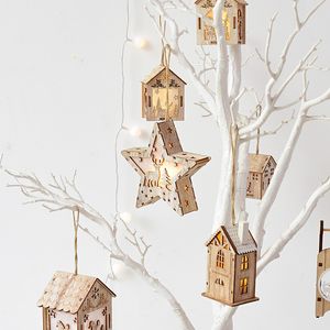 Décorations de Noël Merry LED Light Wooden House Luminous Cabine pour la maison DIY Ornements d'arbre de Noël Gifts Kids Year 220912