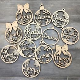 Kerstdecoraties Gepersonaliseerde verschillende namen Kerst Sneeuwvlok Bal Decoraties voor thuis - Lasergegraveerde naam plaatskaart Kerstdecor 231025