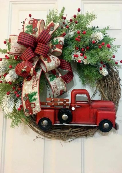 Decoraciones navideñas, corona de camión rojo, producto de decoración, puerta colgante, granja