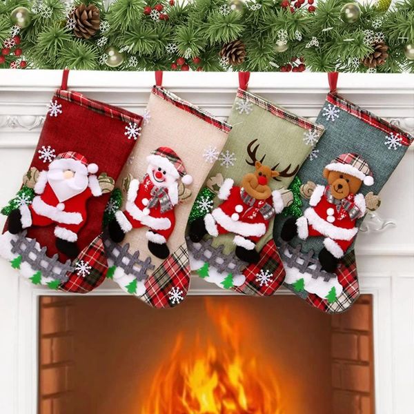 Décorations de Noël Bas 12,2 '' Grande taille Chaussettes de Père Noël Sacs cadeaux Sac de bonbons Bonhomme de neige Cerf Ours Poche Arbre de Noël Ornement suspendu