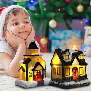 Decoraciones navideñas Casas de pueblo Escena de estatua de casa de nieve de resina con luz LED cálida para Chris