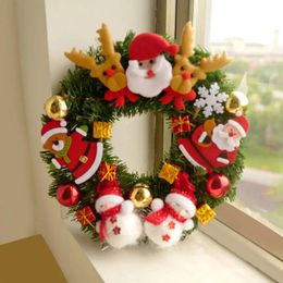 Couronne de décorations de Noël réaliste, couleur vive, résistante à la décoloration, ornement de porte d'entrée d'arbre de Noël en plastique pour la maison 231025