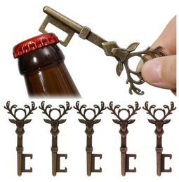 Kersthertenkop Bierflesopener Sleutelhanger Zinklegering Vintage sleutelhanger Hanger Flesopener voor Festival Bar Tool