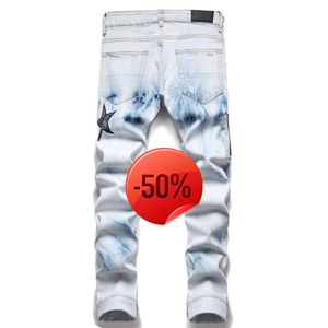 Remise de Noël ~ 50 de réduction ~ Jeans jeans de créateur pour hommes pour pantalons homme blanc noir rock revival biker pantalon pantalon trou cassé broderie Hip Hop Denim lettre pantalones