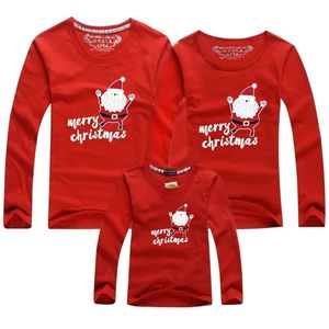 Noël famille correspondant vêtements à manches longues mère fille T-shirts père noël renne wapiti imprimer T-shirts haut rouge 210521