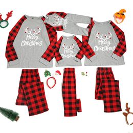Noël Famille Pyjamas Set Vêtements de Noël Parent-enfant Costume Accueil Vêtements de nuit Nouveau bébé Kid Papa Maman correspondant à la famille Tenues LJ201110