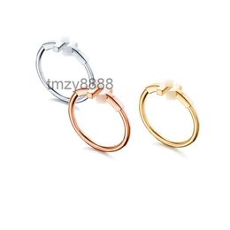 Regalo di Natale t Gioielli per la casa Argento 925 v Materiale oro Moda semplice Tiffanyismo Pendolare Smalto Doppio anello aperto a forma di T R1QU