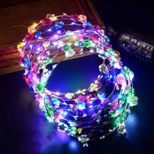 Kerstvakantie Knipperende LED-haarbanden Snaren Glow Flower Crown Hoofdbanden Licht Verjaardagsfeestje Slinger 831