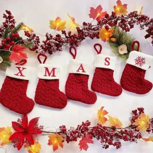 Kerstmis Gebreide Kous Sokken Rode Sneeuwvlok Alfabet 26 Letters Kerstboom Hanger Kerstversiering Decoraties Voor Familie Feestdagen Feestcadeaus DHL