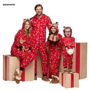 Kerstmis matching familie outfits vader zoon romper baby moeder dochter katoenen kleding kijken jumpsuit pyjama 210922