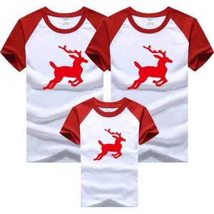 Noël maman fille vêtements père fils correspondant vêtements famille Look papa enfants T-Shirt dessin animé cerf 210429