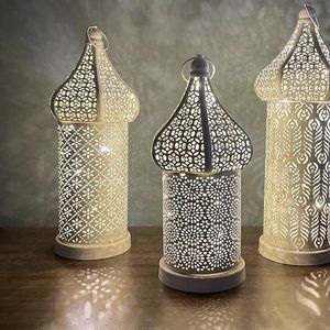 Kerst Ramadan Marokkaanse Retro Holle Led Windlamp Ijzeren Lantaarn el Home Slaapkamer Woonkamer Sfeer Decoratieve Lamp 240323