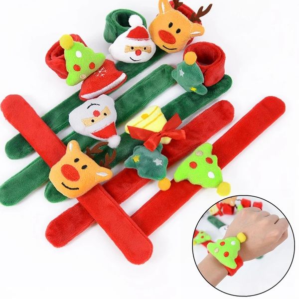 Pulsera de bofetada navideña Lindo ciervo de Papá Noel Muñequera de árbol de Navidad Círculo pop para regalo de Navidad para niños Decoraciones de favores de fiesta de Año Nuevo