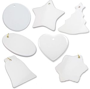 Ornement vierge de sublimation de Noël en céramique blanche 3 pouces rond coeur étoile arbre pendentif en porcelaine avec ficelle dorée pour la décoration intérieure étiquettes vierges SN2995