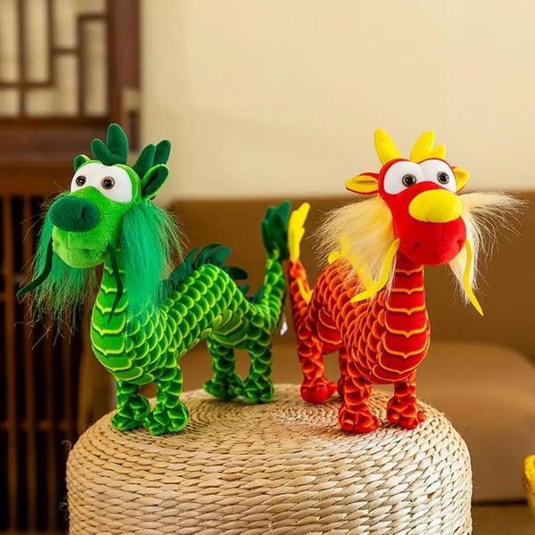 Jouet de Noël Dragon Zodiaque Décoration Dragon Peluche Poupée Échelle Transparente Imprimé Mignon Debout Mascotte Jouet Nouvel An Chinois 2024 Zodiaque Animal Cadeau 231128