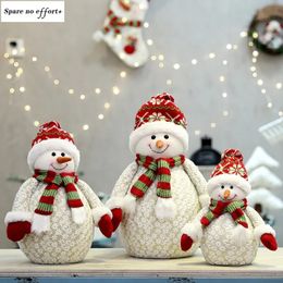 Kerstspeelgoedbenodigdheden Sneeuwvlokpop Kerstdecoratie el Kerstversiering Scène Arrangement van het huis Kerstspeelgoed Woondecoratie 231208