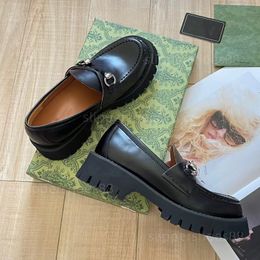 channeurs de channeurs de créateurs de femmes lug sole mocassin mocassin chaussures moles de baisse des abeilles talons en cuir noir slip on confort