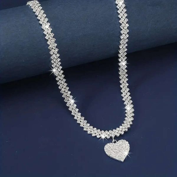 Collier de luxe en strass pour femmes, chaîne en losange en forme de cœur, chaîne de Tennis scintillante, pendentif en forme de cœur, bijoux de cou doux