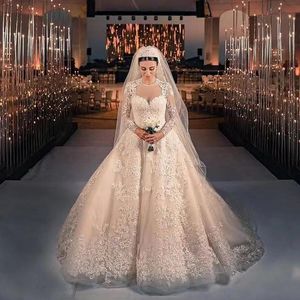 Église Une Ligne Robes De Mariée 2022 Dentelle Appliques Sheer Cou Plus Taille Robes De Mariée Dos Ouvert Arabe Dubaï Manches Longues Robe De Novia 322