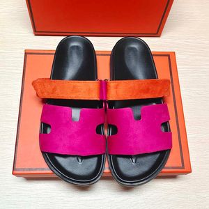 Chypre Designer Sandals Platform Slides Femmes Sandale Men Splipper Chaussures Bottom Fur Flip Flop