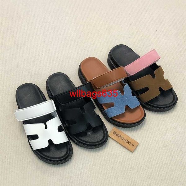 Sandales en cuir Chypre Pantoufles d'été Slide Slip On Flat Super Fire Second Oncle Pantoufles avec semelle épaisse Semelle souple surélevée Anti Slip One Foo ont le logo HBUE6V