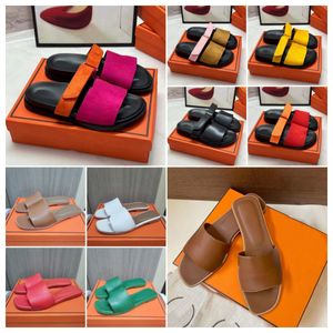Chypre sandaal oran sandaalontwerper sandalen vrouwen voor dames slipperheren casual loafers schoenen buiten strand glijbanen platte bodem gesp. Casual schoenen met doos
